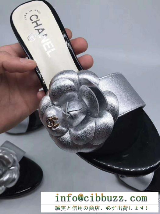 低価直輸入専門店CHANELシャネルコピー通販レザーのカメリア付きレディースサンダル細身のヒールミュール