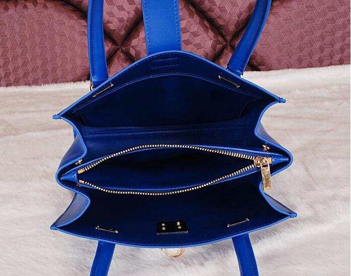 光沢感、高級感が溢れているサルヴァトーレフェラガモ バッグ 偽物、ferragamoの青いレディースハンドバッグ.