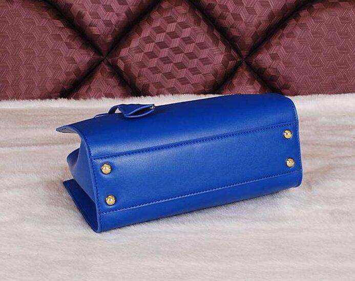 光沢感、高級感が溢れているサルヴァトーレフェラガモ バッグ 偽物、ferragamoの青いレディースハンドバッグ.