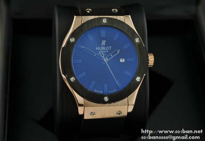 Hublotウブロ時計偽物 メンズ腕時計 自動巻き 3針クロノグラフ 日付表示 ラバー ゴールド 
