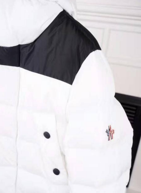 驚きの破格値セールMONCLER モンクレールコピー ダウンジャケット セール 防寒性高い ホワイト 帽子付き 人気新着 メンズ