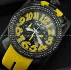 魅力的なガガミラノGaGaMILANO 日本製クオーツ ダイヤベゼル　防水機能ある腕時計.
