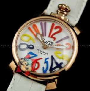 人気アイテム　GaGa Milano　ガガミラノ　腕時計　ホワイト.