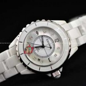ｓ級品質でオシャレCHANELシャネル　コピー腕時計　ガラス　シルバー白文字盤メンズ　ウォッチ大人気商品
