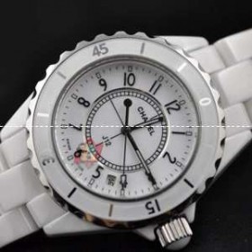 大人気美品CHANELシャネル偽物 腕時計J12 H0968 クオーツ　ホワイト　レディースウォッチ　デイトカレンダー　時計