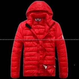 しっかり暖かな感じMONCLERモンクレール ダウンジャケットコピー　ダウンコート　フード付き　赤色