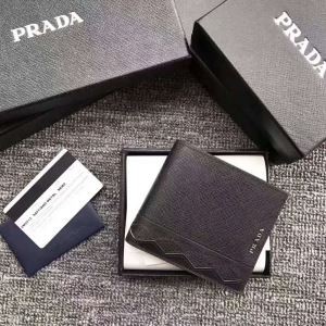人気定番最新作PRADAプラダ コピー 財布 メンズ ファッション 二つ折財布 プレゼント 適用 レザー 2018NEWアイテム 上品