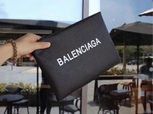 2018年夏 オススメ新作  評価の高い クラッチバッグ 定番人気のカラー  バレンシアガ BALENCIAGA