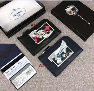 素材感に注目 プラダPRADA ジップアラウンド財布 2色可選 定番人気のカラー