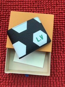 最前線2018 LOUIS VUITTON ルイ ヴィトン 二つ折り財布 2色可選 好感度アップ