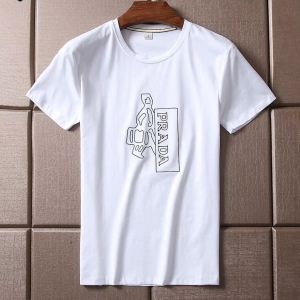 PRADA プラダ  累計販売数5万枚突破　半袖Tシャツ  2色可選　高品質素材を使...