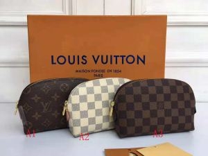LOUIS VUITTON ルイ ヴィトン 化粧ポーチ 3色可選 今季爆発的な人気定番商品 人気アイテムお早めに