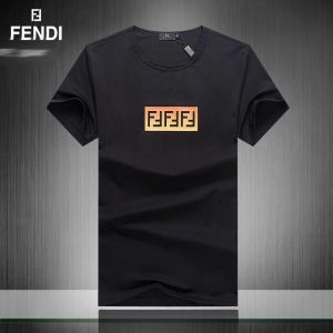 セール価格でお得 FENDI フェンディ 半袖Tシャツ  3色可選 高級感のあるデザ...