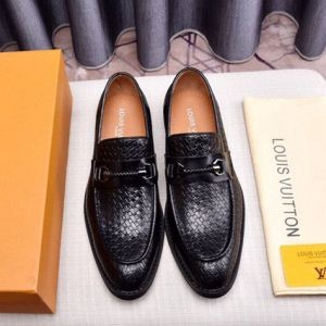 シックな色合い LOUIS VUITTON 2019新作コレクション ルイ ヴィトン革靴セレブも多数愛用