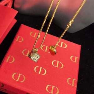 人気すぎて再入荷　ディオール 偽物Diorスーパーコピーネックレス　首元を美しく飾る...