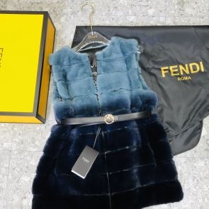 秋冬の初期にぜひチェックする　フェンディ この秋発売した新作を取り入れたい FENDI　スカート2019秋冬最安価格新品