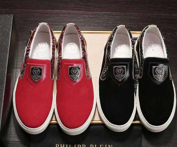 幅広い人気なフィリッププレイン、Philipp pleinの赤、黒のメンズスニーカー靴.