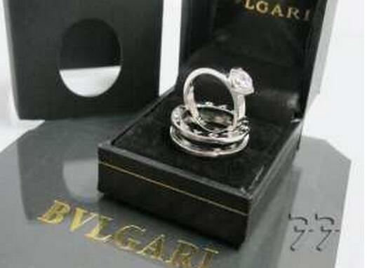 知的で落ち着いた印象あるBVLGARI ブルガリスーパーコピー 指輪.