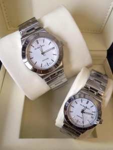 人気商品BURBERRY バーバリー偽物腕時計 bu9037恋人腕時計　シルバー　ホワイト　ウォッチ クオーツ 3気圧防水 デイトカレンダー　時計