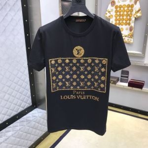 呼び声が高い新名品 半袖Tシャツ 2019人気新作が登場  ルイ ヴィトン季節の変わり目に活躍する  LOUIS VUITTON  激レア
