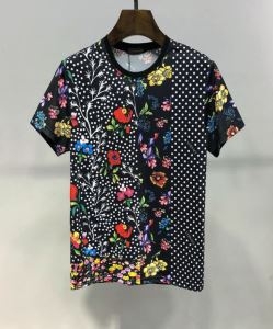 当たり前に取り入れる今夏新作  ヴェルサーチ 定番人気  VERSA 独特の存在感 半袖Tシャツ 2019年春夏の限定コレクション