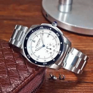 存在感のある  2016  CARTIER カルティエ 腕時計 eta2824ムーブ...